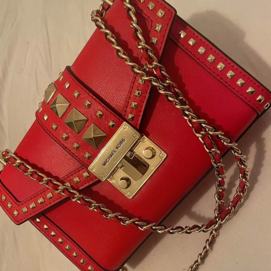 Röd axelväska från Michael Kors - 90