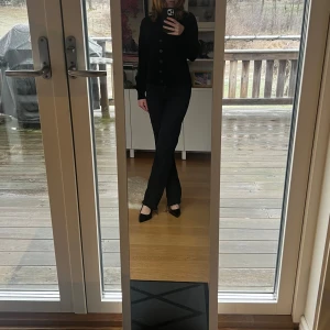 Mörkgrå raka jeans  - Knappt använda raka jeans från NAKD⚡️