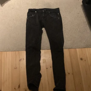 Dondup jeans - Snygga svarta jeans från dondup i bra skicka. Jätte bra passform och passar till allt