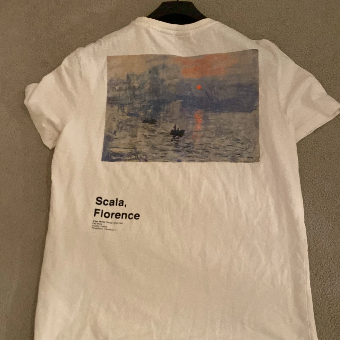 Vit t-shirt med Claude Monet-tryck från Bershka - 90