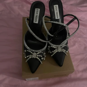 Svarta klackskor från Steve Madden - Har haft det vid ett tillfälle, kan tänka mig gå ner i pris