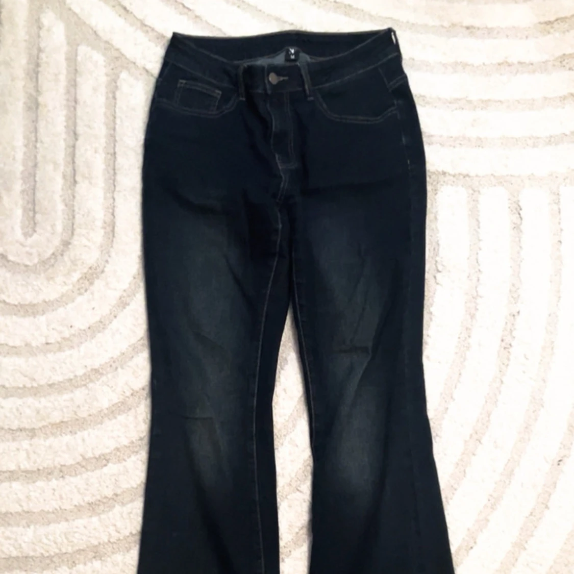 Svarta bootcut jeans