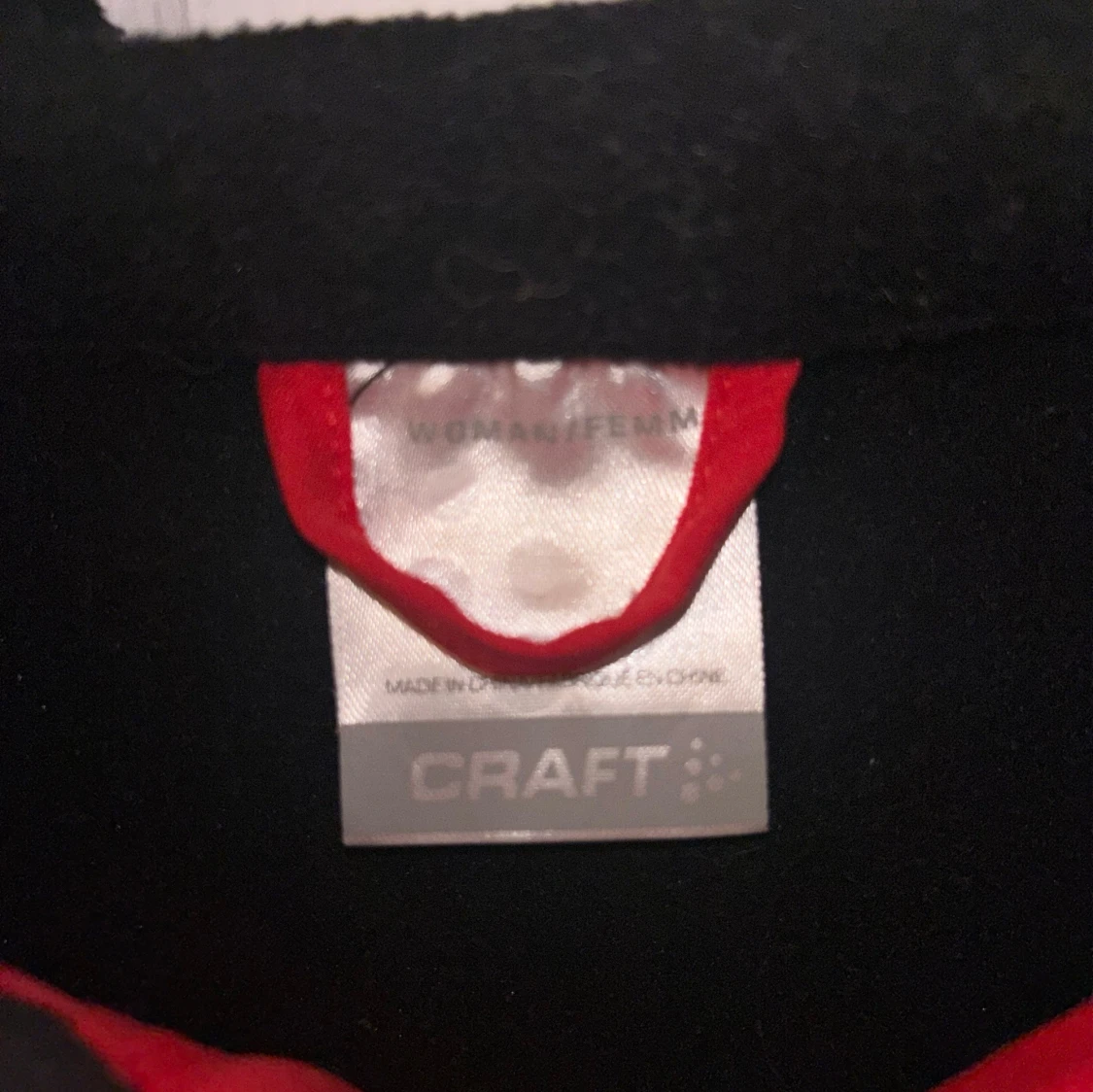 Röd och svart ziptröja från Craft - 91