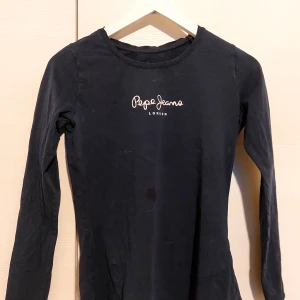 Pepe jeans-shirt - There is stain, that are not tried to clean.