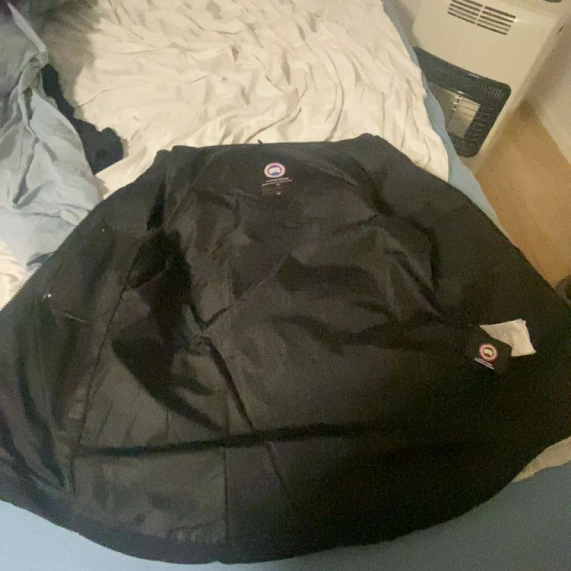 Svart dunväst med logotyp - 91