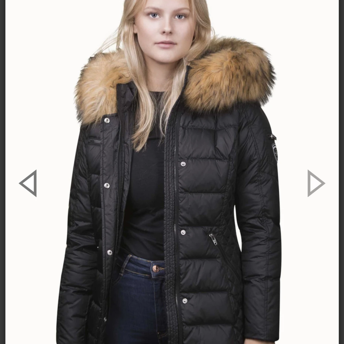 Svart dunjacka med pälskrage - 90