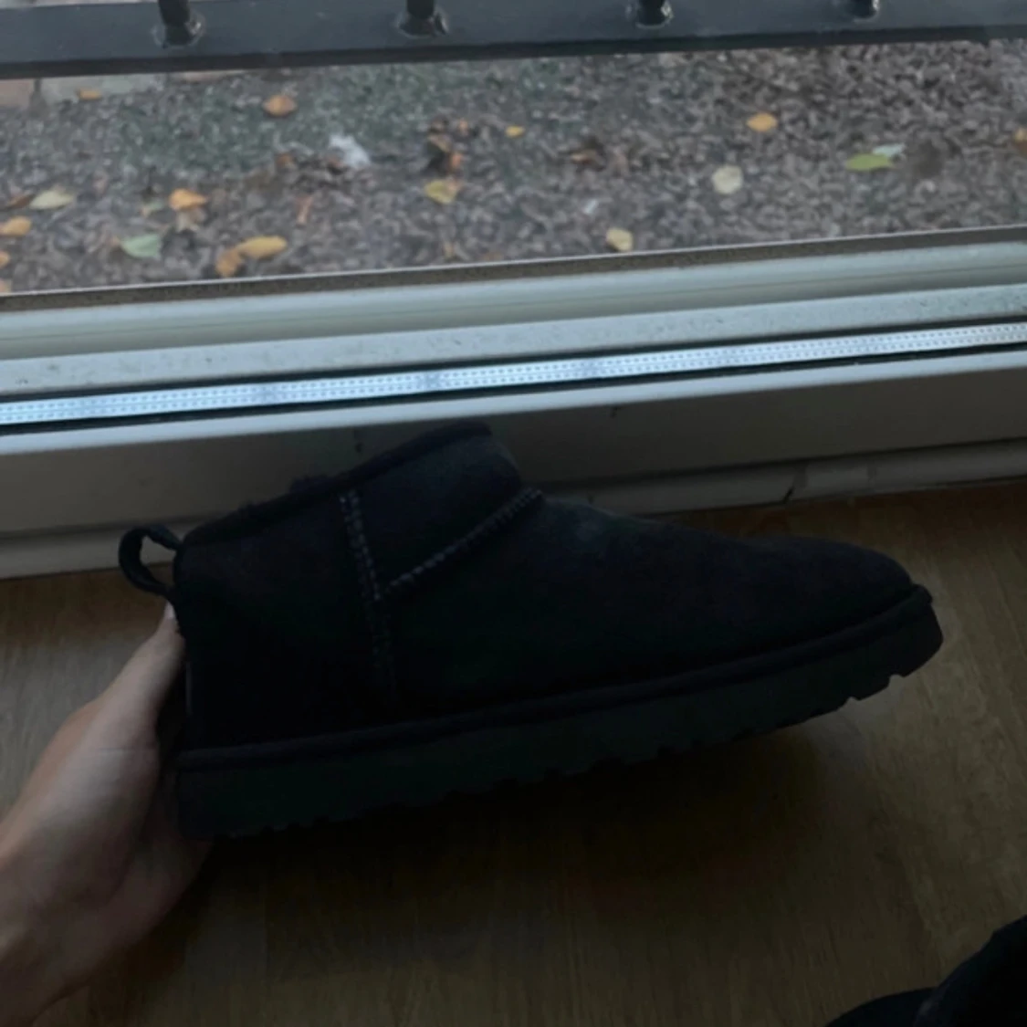 Svarta UGG mini i mocka - 90