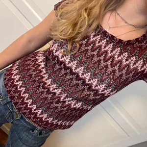 Missoniliknande topp - Superfin blus/topp med missoniliknande mönster från Alice Bizous💖🎀⭐️