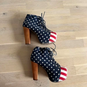 Jeffrey Campbell klackar  - Super coola och sköna Jeffrey Campbell klackar, slutsålda limited editon modell 