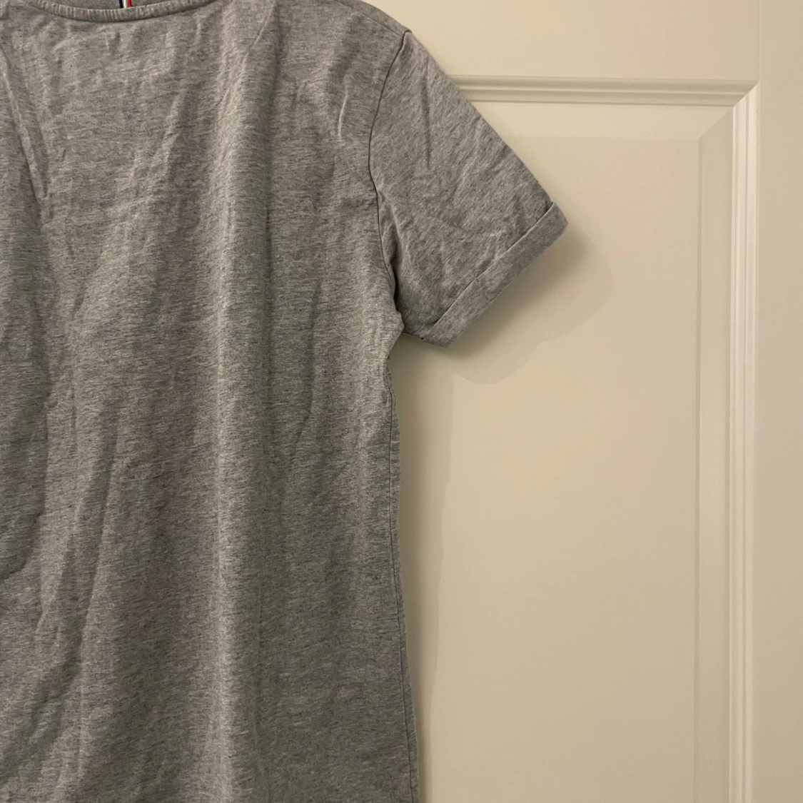 Grå t-shirt från Les Deux - 92