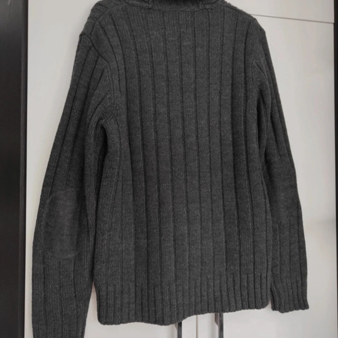 Snygg grå cardigan - 1