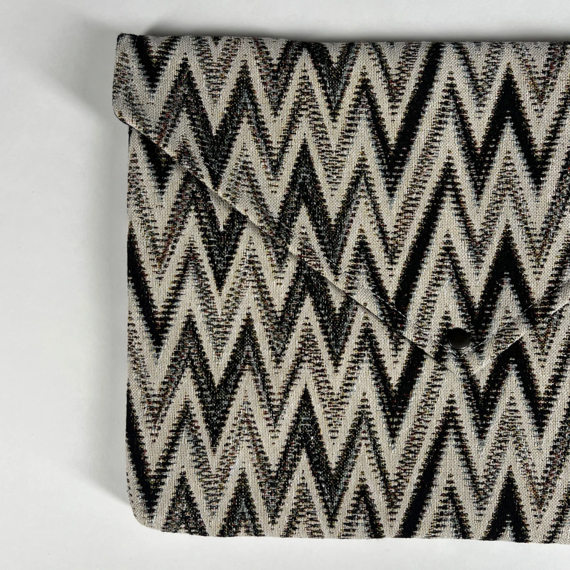 Zickzack-mönstrad datorfodral - 1