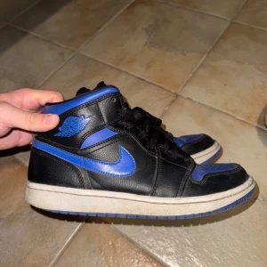 Jordan 1 Mid Black Hyper Royal 2020 - Jordan 1 Mid Black Hyper Royal 2020 size 42 Good condition  Check out my page, Selling more of my shoes‼️want more pictures text me