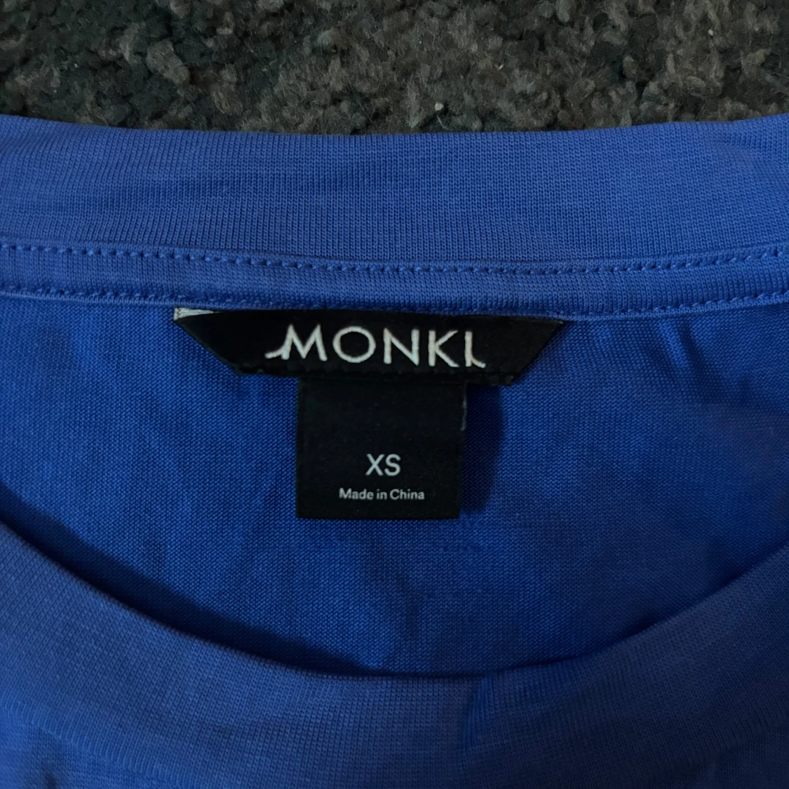 Blå t-shirt från Monki - 1