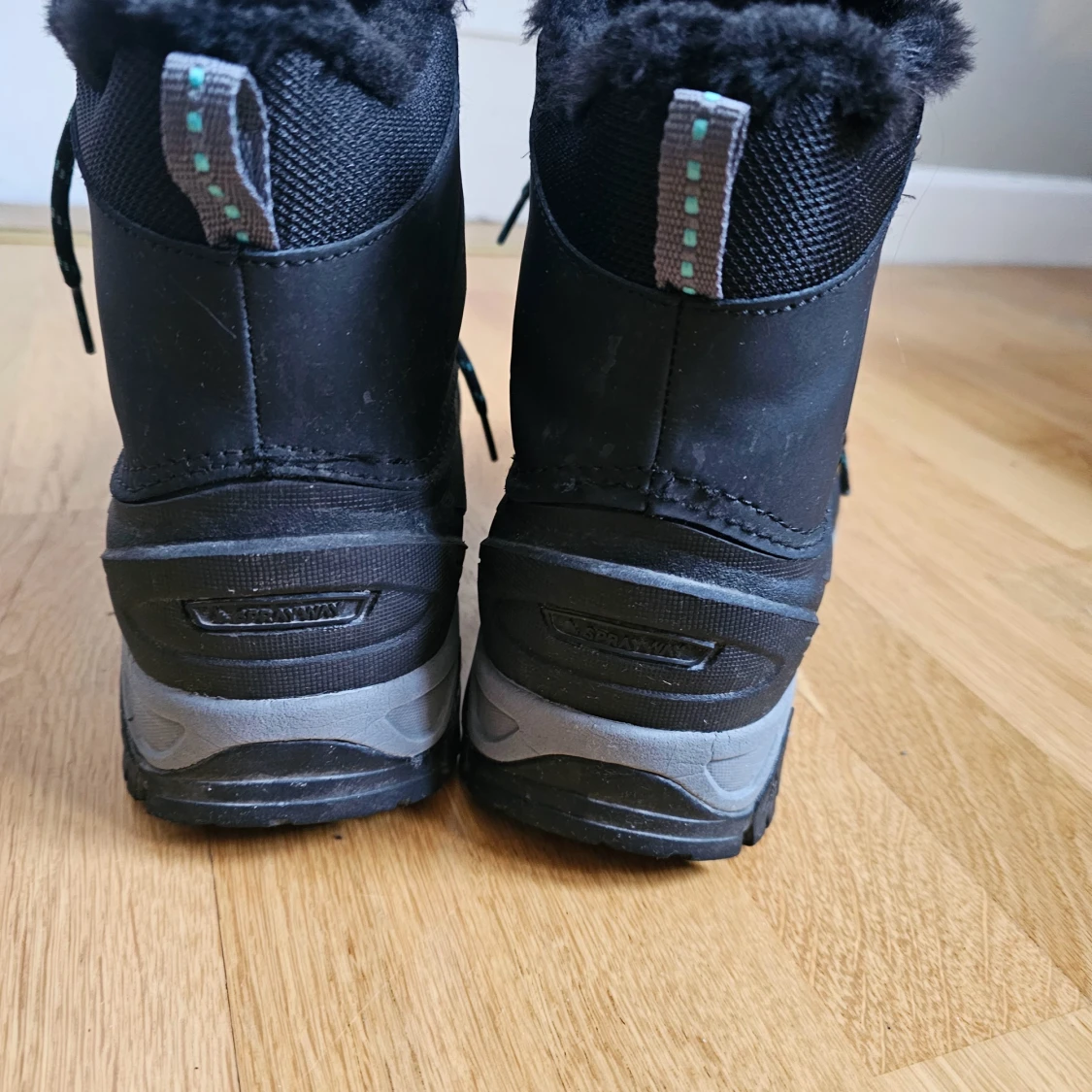 Svarta vinterkängor från Sprayway - 1