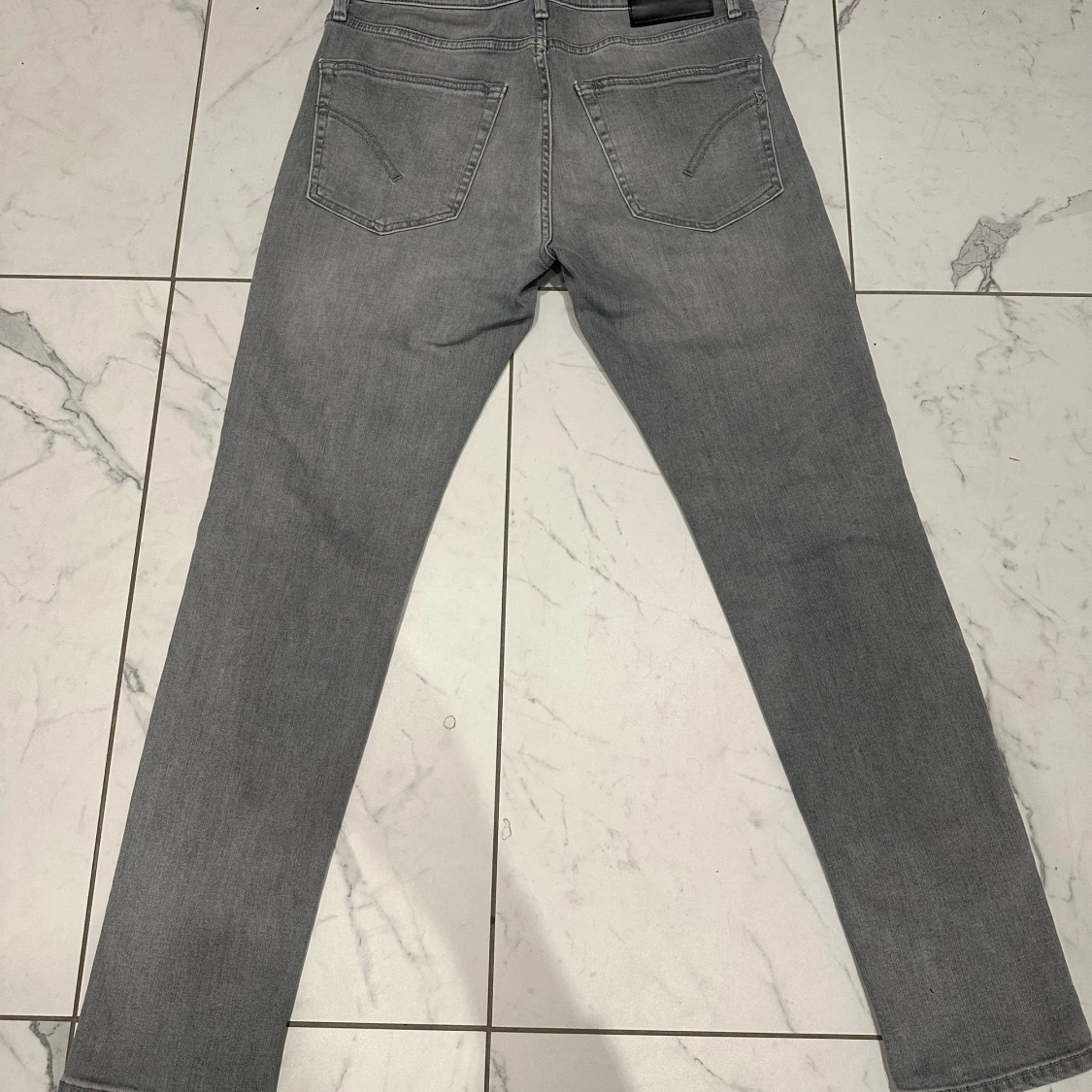 Grå jeans från Dondup - 2