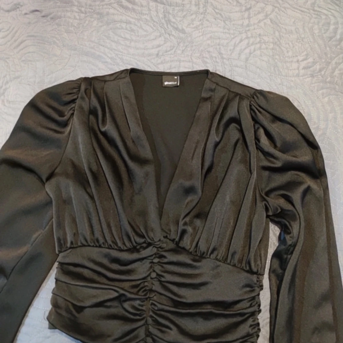 Svart blus från Gina Tricot - 1