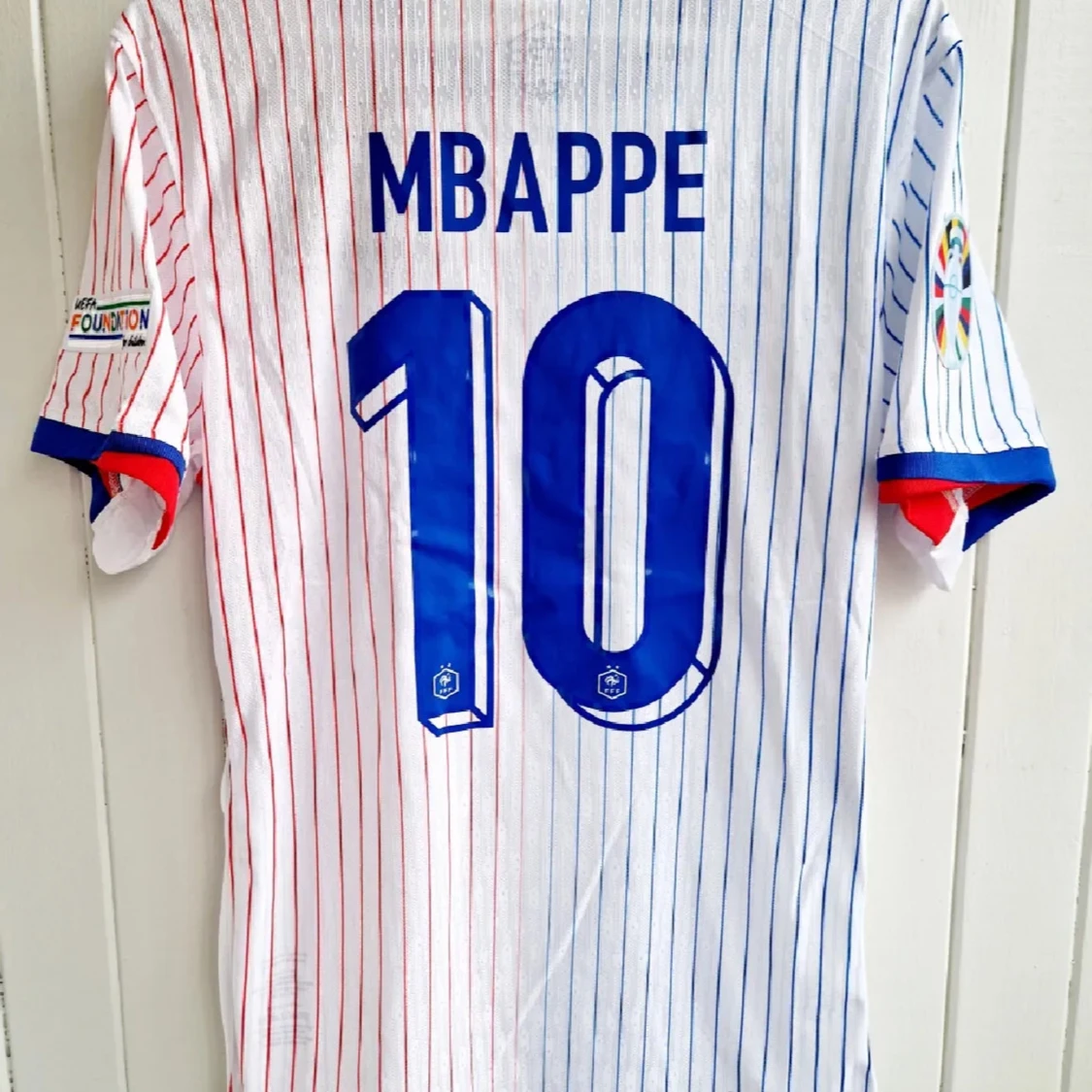 Mbappe Frankrike borta tröja, player edition 