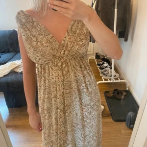 Långklänning  - Nyskick  Jag är 163cm 