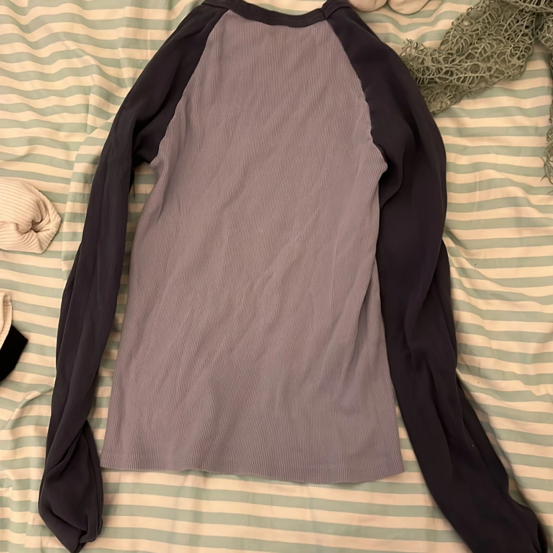 Ljus blå tröja   - 90