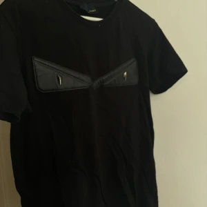 Fendi t shirt - Fendi t shirt storlek M