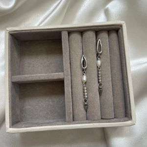 Emmy earrings  - 39kr per par 🩷 kika gärna in de andra annonserna som jag lagt ut för liknande smycken🌸