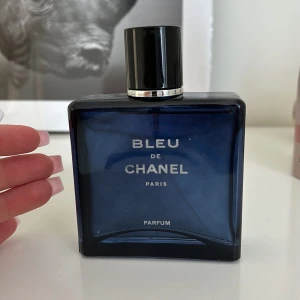 Bleu de Chanel parfym  - Bleu de Chanel parfym 100 ml  Köptes på taxfree men ej använd  