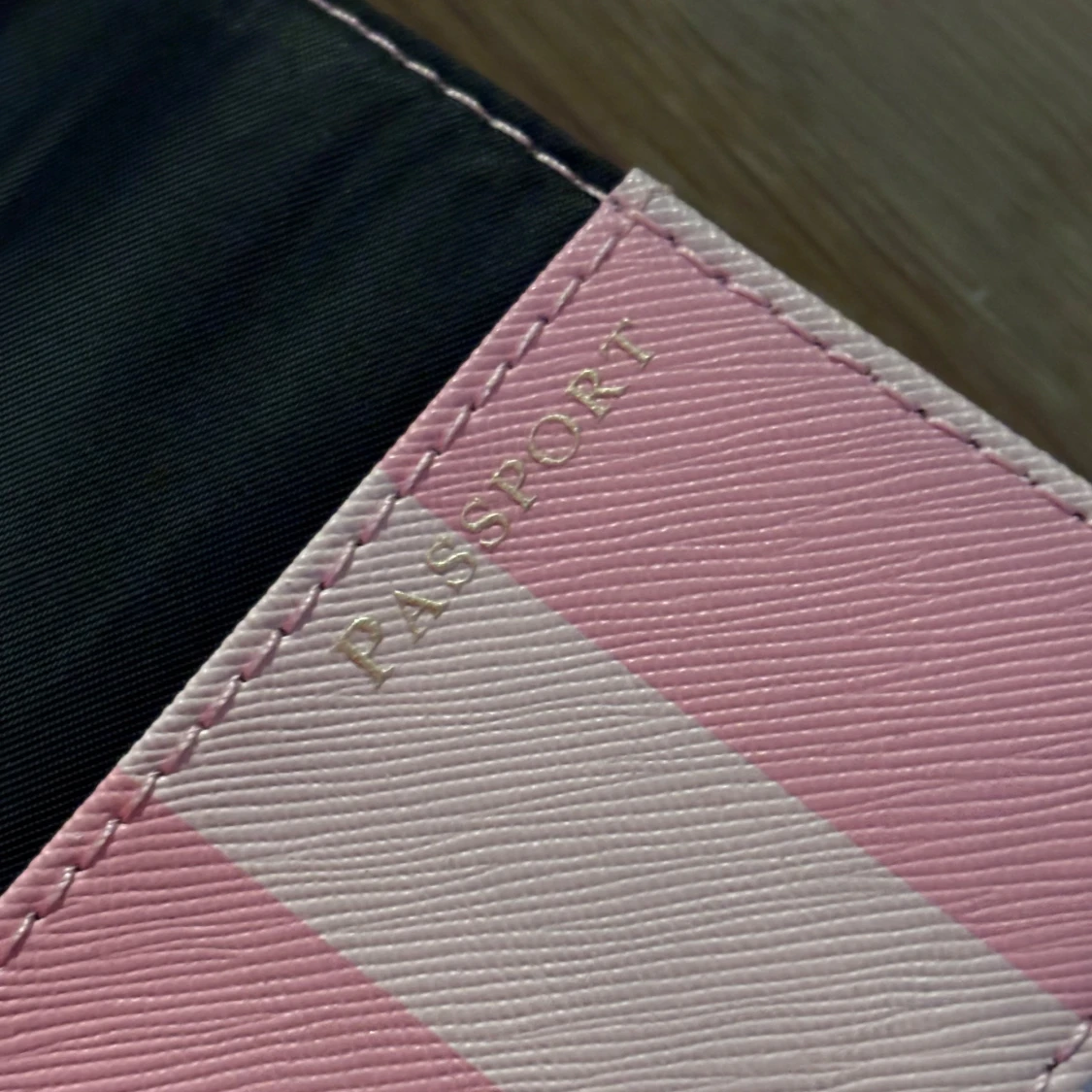 Victoria’s secret passfodral + låda gratis  - 92