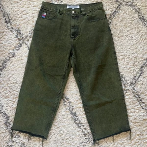 Super mysiga skogsgröna bigboys!🌲 - Nästan som helt nya! Superbra skick det ända är att dem är klippta!✂️🌲