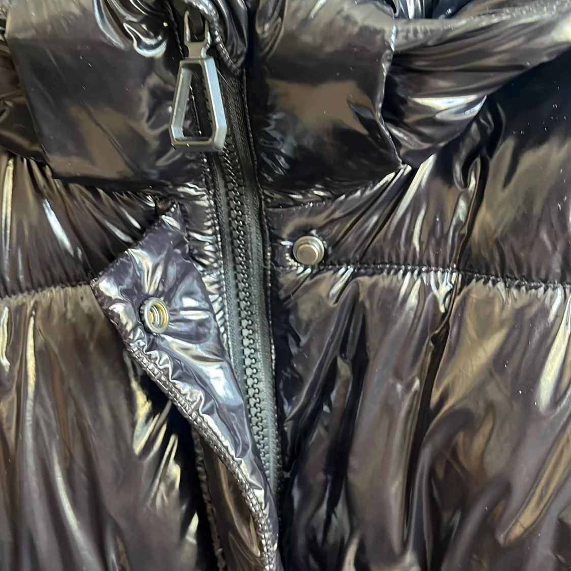 Svart glansig pufferjacka från ONLY - 91