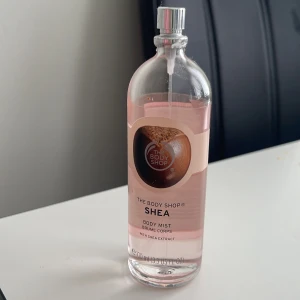 Shea - Mer än hälften av denna parfym finns kvar