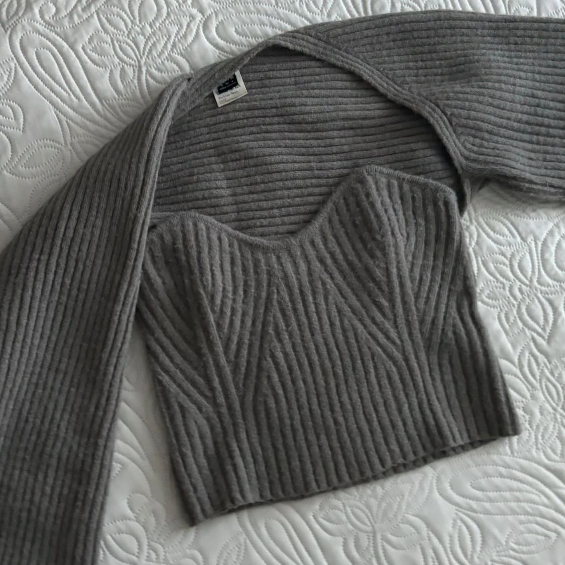 Grå stickat set