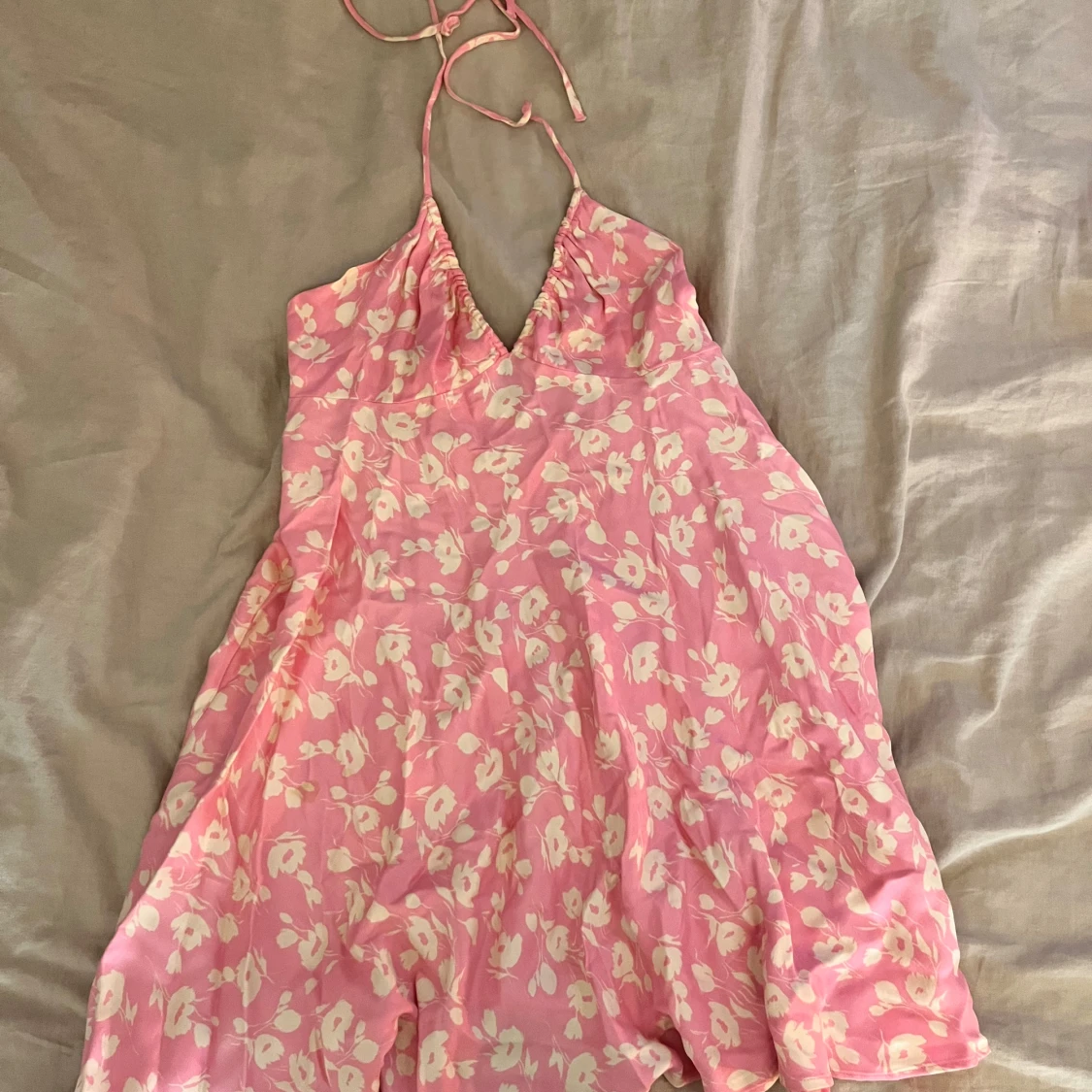 Rosa blommig klänning - 1
