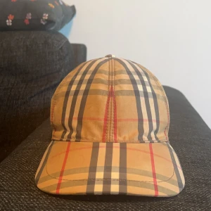 Burberry keps - Nästan som ny ÄKTA burberry keps
