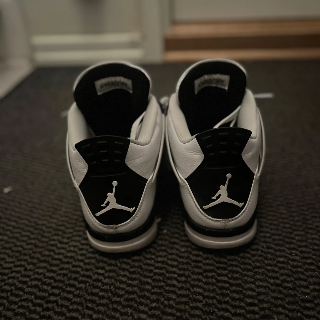 Jordan 4 military black  - 3