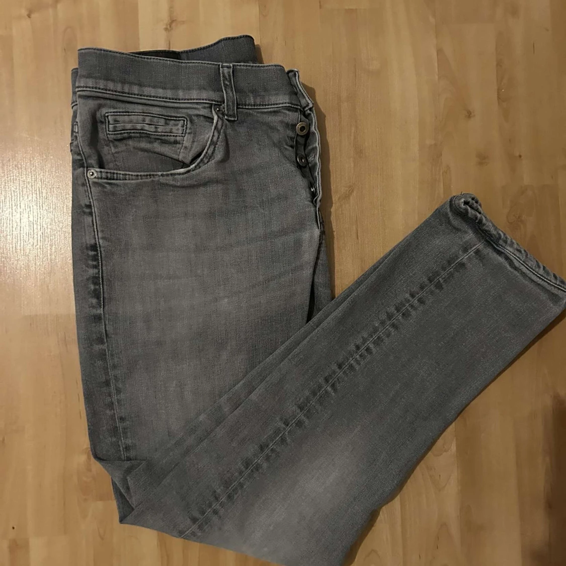 Grå jeans från Dondup - 1