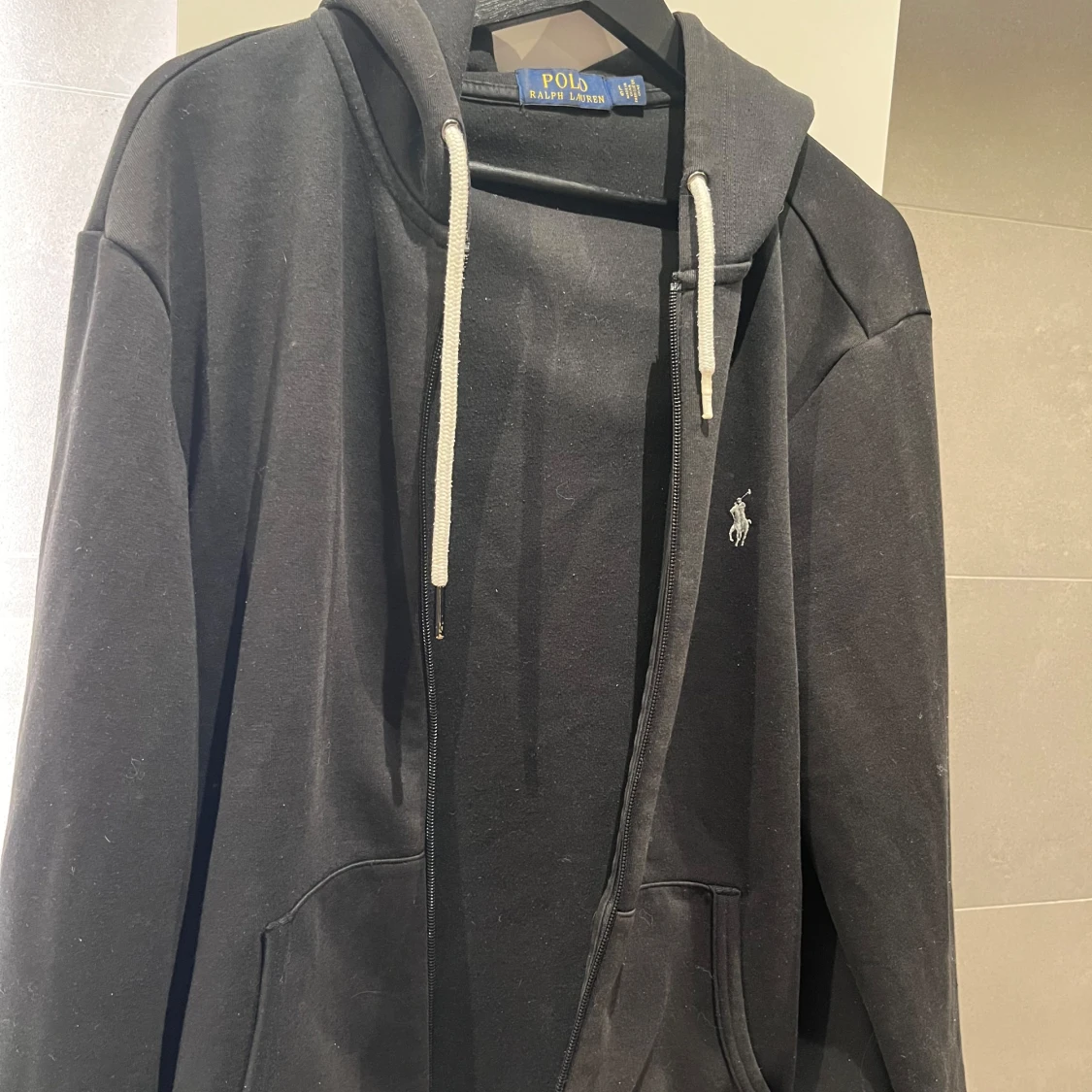 Svart hoodie från Polo Ralph Lauren - 2