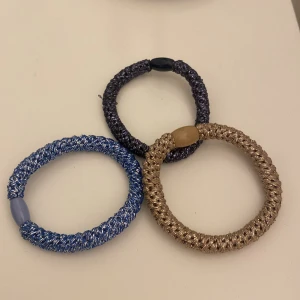 Hårsnodd/armband - Ser ut som knekki, superfina färger
