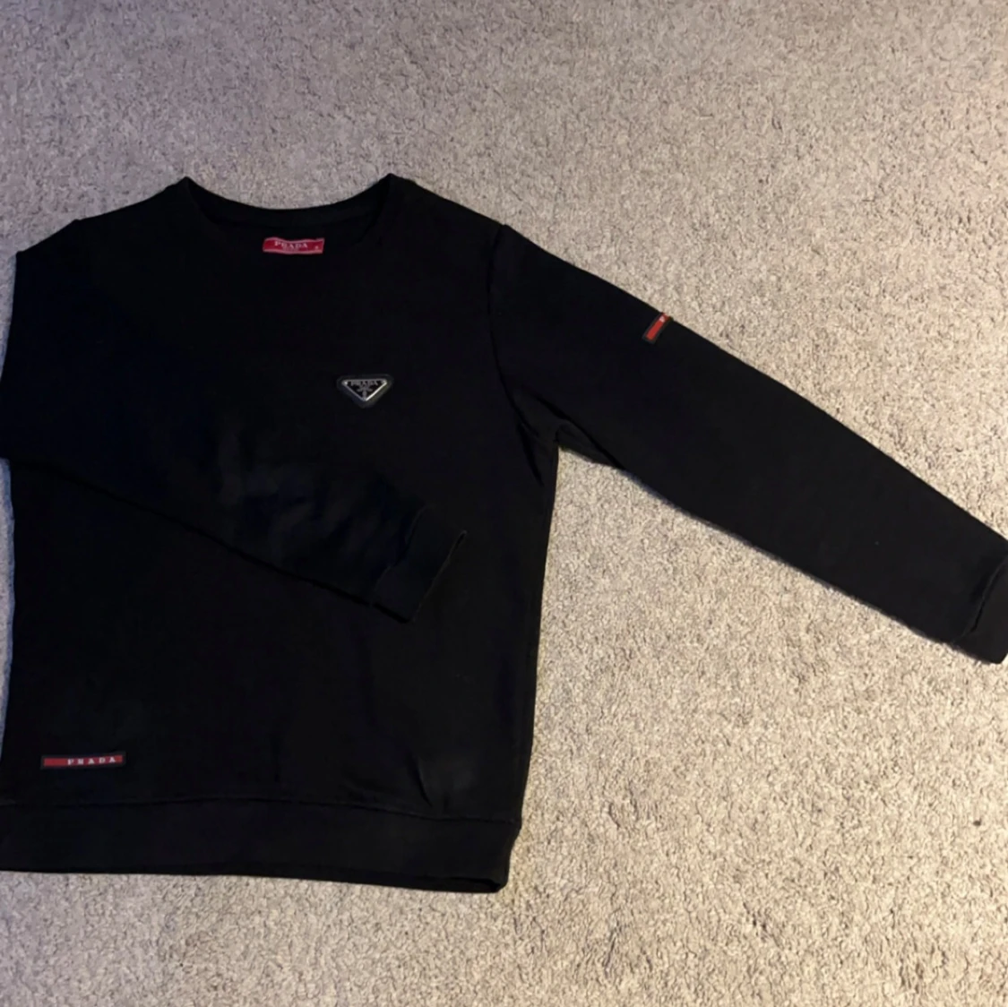 Svart tröja från Prada