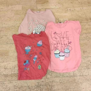 tre st tröjor strl 164/170 - du får alla tre för 50 kr! använda men i gott skick.