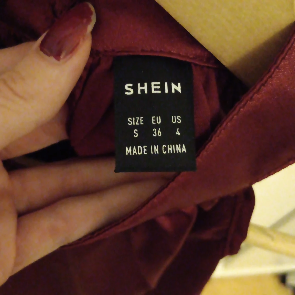 Vinröd ärmlös topp från Shein - 90