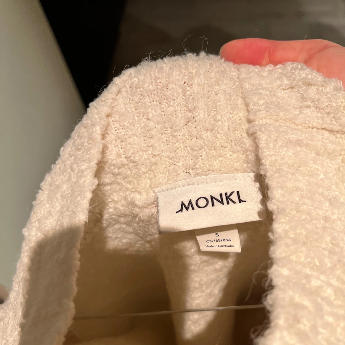 Vit croppad tröja från Monki - 91