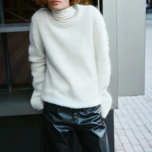 Mohair tröja  - Så fin tröja från hm helt oanvänd! Nypris är 600kr! Passar en S/M💕💕