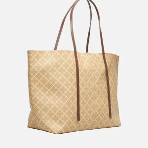 By Malene Birger - Helt ny by malene Birger väska i beige. Helt ny, aldrig använd då jag fick fel i julklapp.