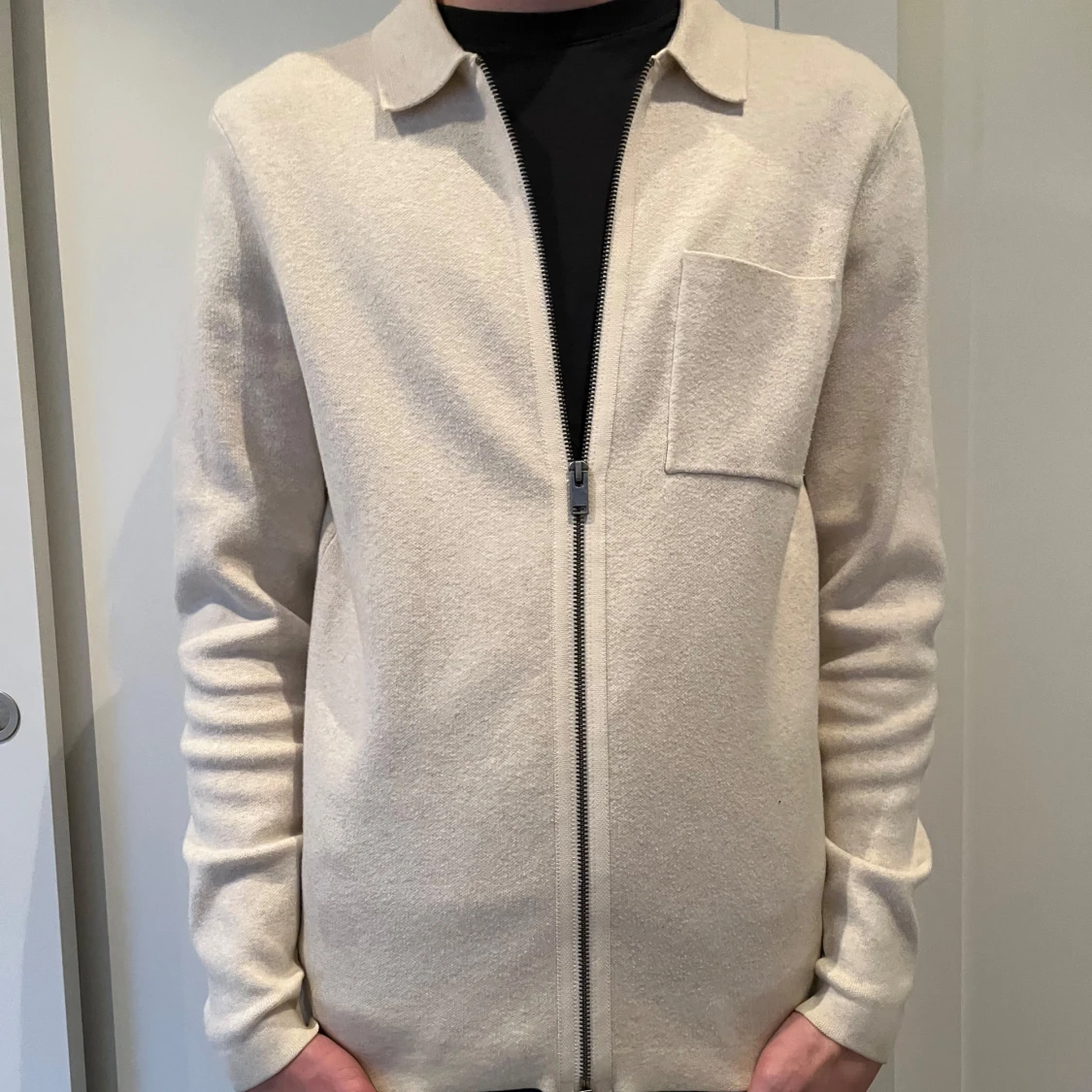 Beige stickad tröja - 90