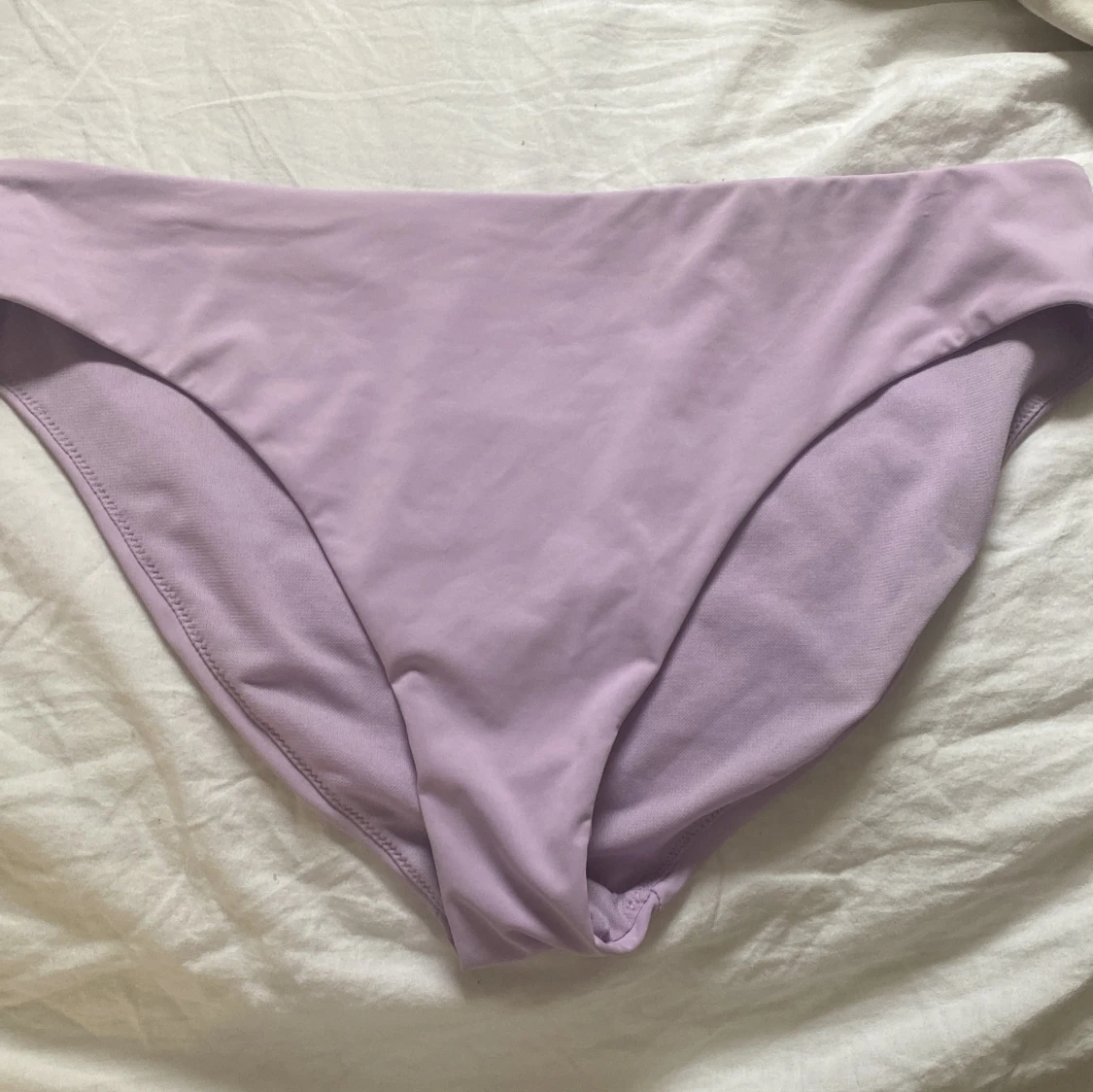 Lila bikiniunderdel från Marine Classics