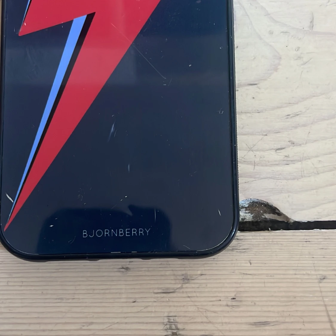 Mobilskal med blixtmotiv från Bjornberry - 2