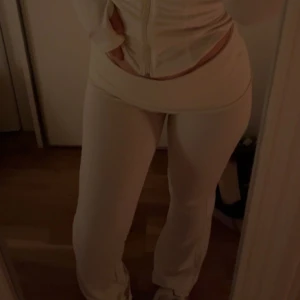 Byxor  - Säljer dessa byxor från Gina Tricot, ord pris 359💗