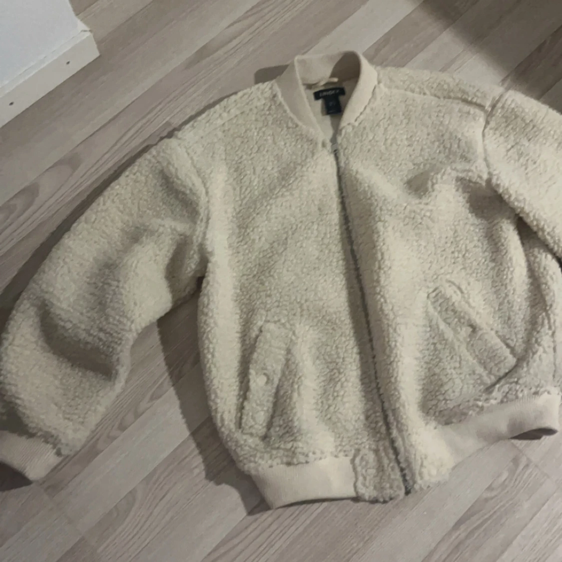 Beige teddyjacka från Lindex - 1