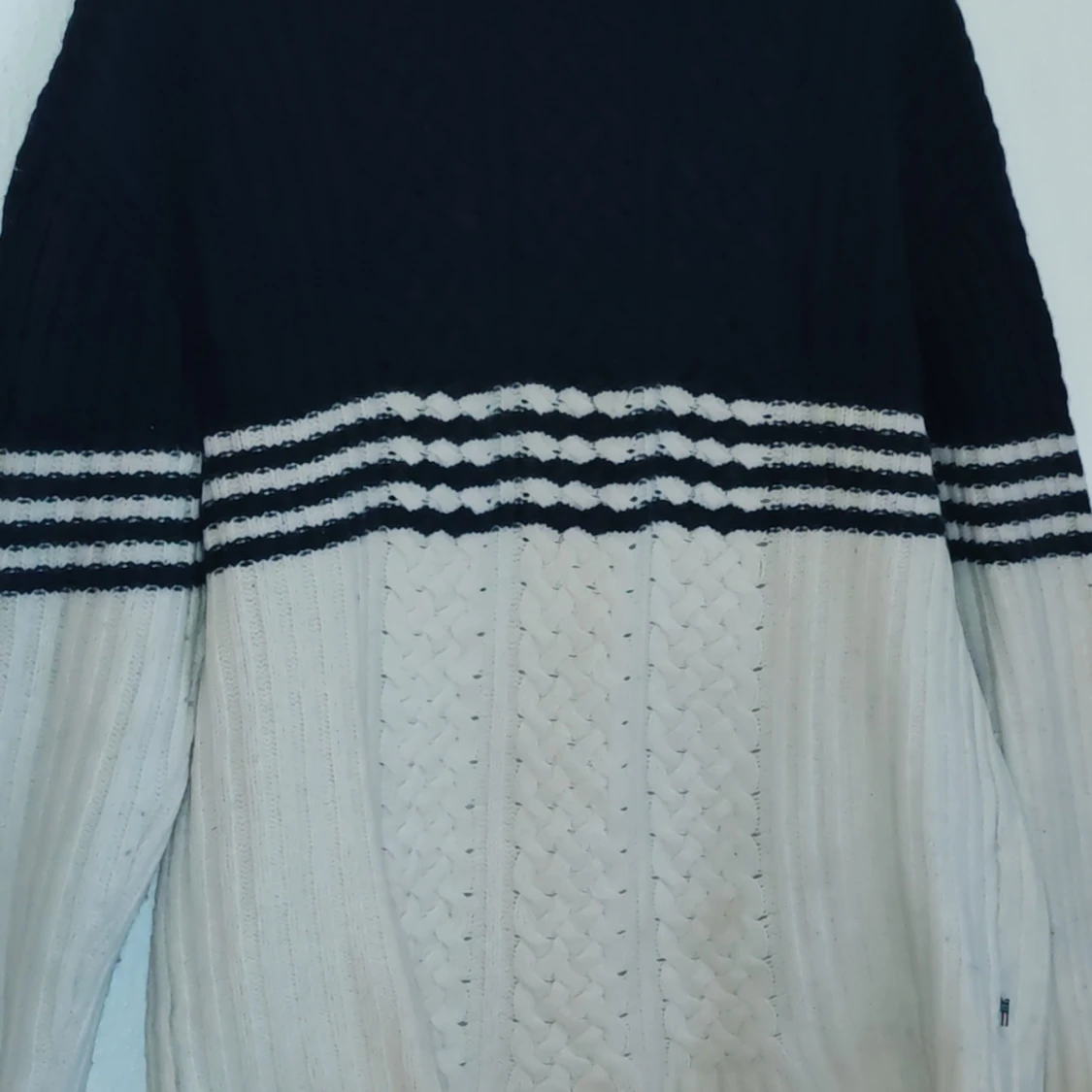 Randig stickad tröja från Lexington